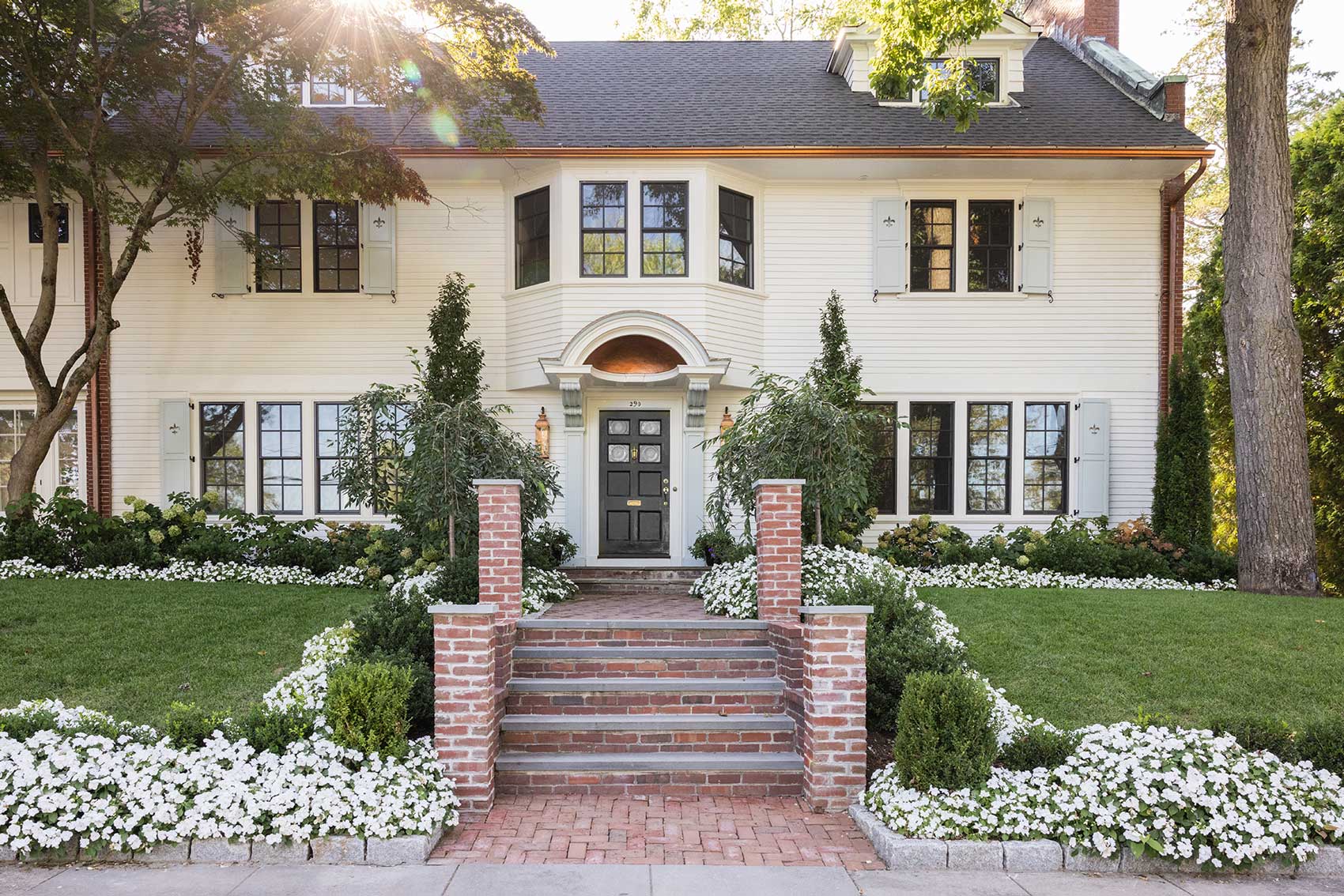 Restoring History: A Guide to Renovating in East Greenwich & Providence Historic Districts (Hill & Harbor journal)
